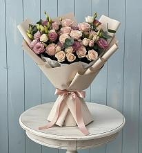 Букет цветов из:  Розы и Лизиантусы в Верхнее Синячихе