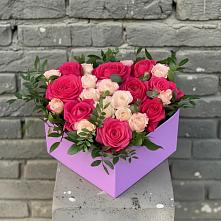 Цветочная композиция из Розы в коробке в Верхнее Синячихе
