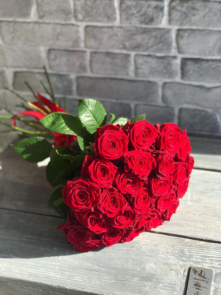 Букет Красные розы Фридом в Верхнее Синячихе