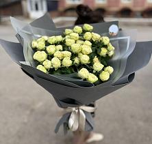 Букет Белые кустовые розы Солинеро в Верхнее Синячихе