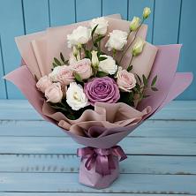 Букет цветов из:  Розы и Лизиантусы в Верхнее Синячихе