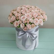 Цветочная композиция из Розы в шляпной коробке в Верхнее Синячихе