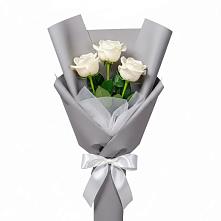 Букет 3 белые розы в Верхнее Синячихе