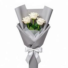Букет 3 белые розы в Верхнее Синячихе