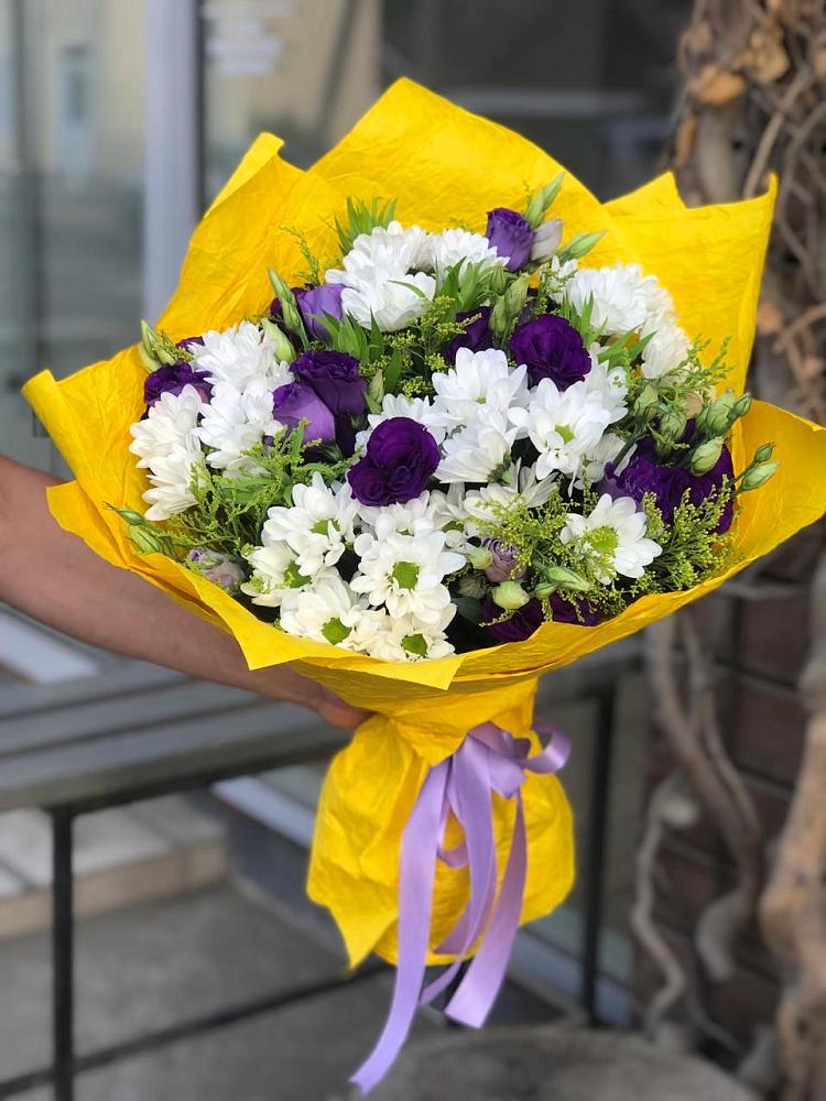 Букет цветов из: Ирисы, Хризантемы и Ромашки в Верхнее Синячихе