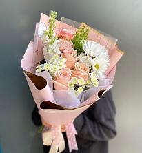 Букет цветов из:  Хризантемы и Розы в Верхнее Синячихе
