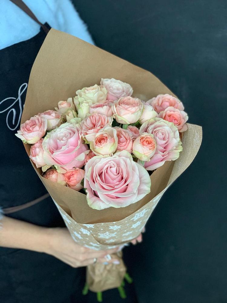 Букет цветов из: Хризантемы и Розы в Верхнее Синячихе