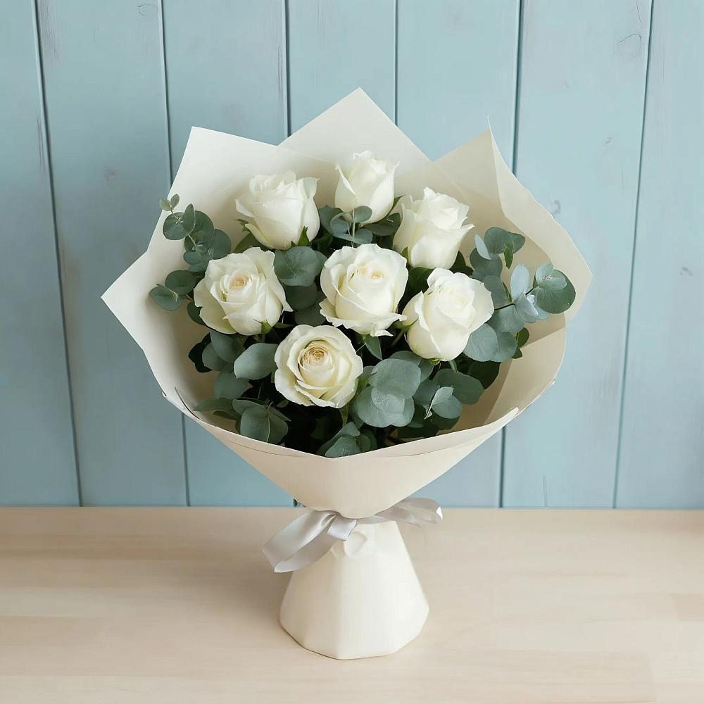 Букет Белые розы в Эвкалипте в Верхнее Синячихе