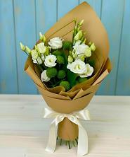 Букет цветов из:  Хризантемы и Лизиантусы в Верхнее Синячихе