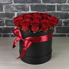 Цветочная композиция из Розы в шляпной коробке в Верхнее Синячихе