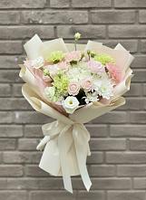 Букет цветов из:  Гвоздики, Розы, Лизиантусы и Хризантемы #REPLACE_PRED# Верхнее Синячихе