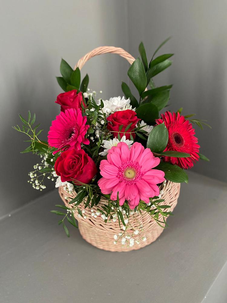 Цветочная композиция из Розы, Хризантемы и Герберы в корзине в Верхнее Синячихе
