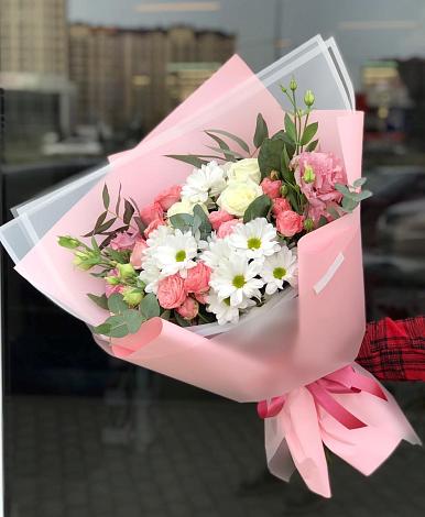 Букет цветов из: Розы, Лизиантусы и Хризантемы в Верхнее Синячихе