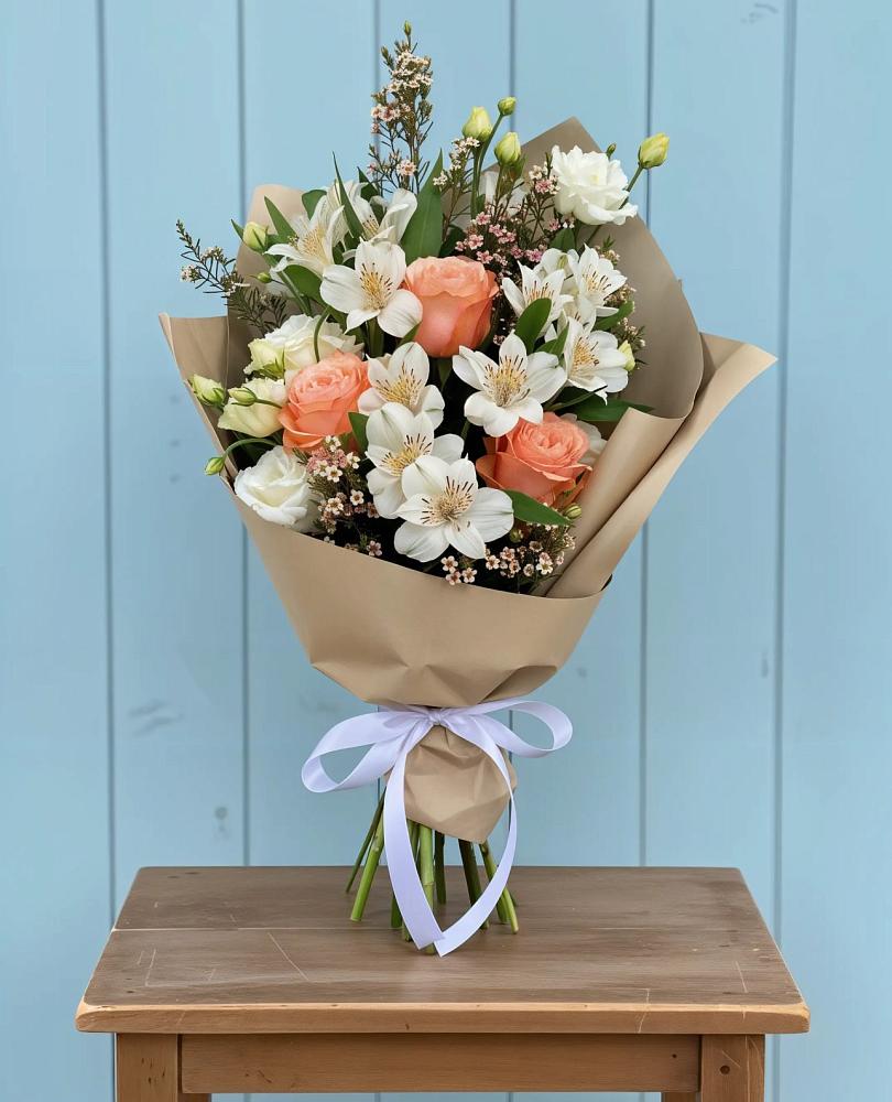 Букет цветов из: Альстромерии, Лизиантусы, Розы и Хризантемы в Верхнее Синячихе