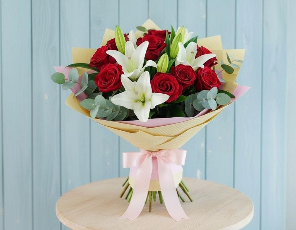 Букет цветов из: Лилии и Розы в Верхнее Синячихе